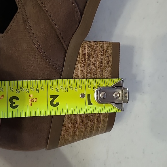 True Craft Stylish Brown Ankle Boots with Buckles size 10 - Picture 12 of 12